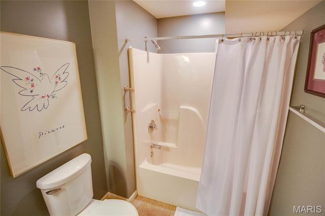 5214 Willis Avenue, Godfrey, IL 62035