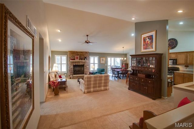 5214 Willis Avenue, Godfrey, IL 62035