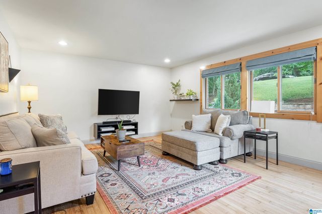 1045 SUNSET BOULEVARD, Birmingham, AL 35213