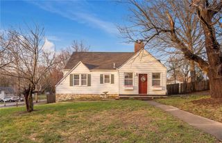 2 NE 81ST Street, Kansas City, MO 64118