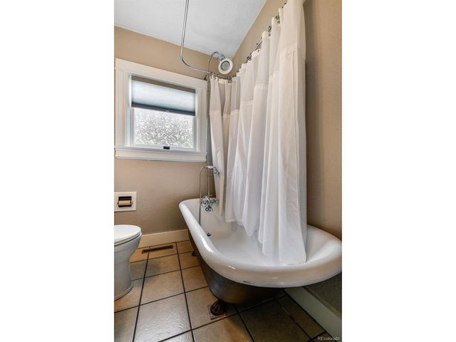 1208 N Corona St, Colorado Springs, CO 80903