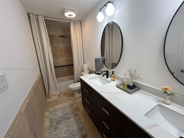 9055 SW 73 Court 809, Miami, FL 33156