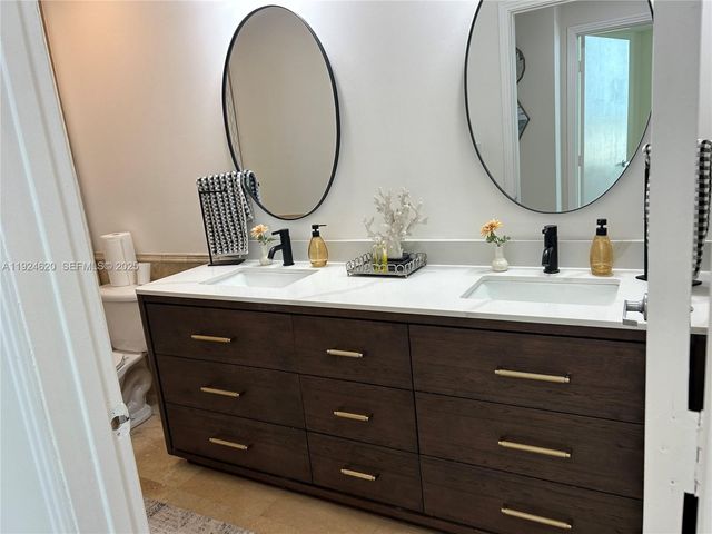 9055 SW 73 Court 809, Miami, FL 33156