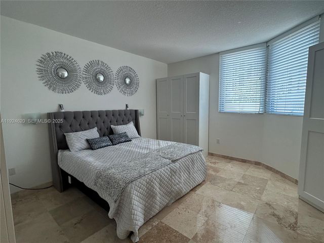 9055 SW 73 Court 809, Miami, FL 33156