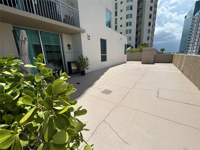 9055 SW 73 Court 809, Miami, FL 33156