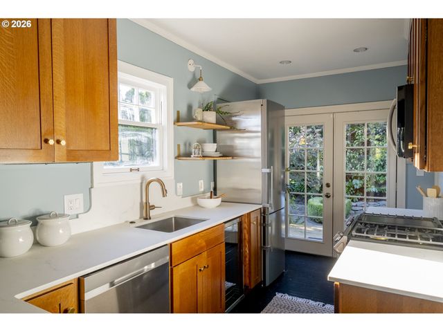 2621 N SUMNER St, Portland, OR 97217