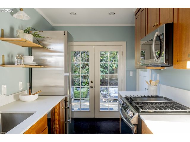2621 N SUMNER St, Portland, OR 97217
