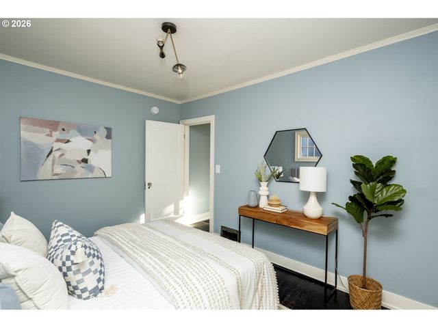 2621 N SUMNER St, Portland, OR 97217