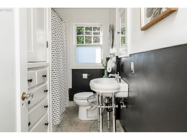 2621 N SUMNER St, Portland, OR 97217