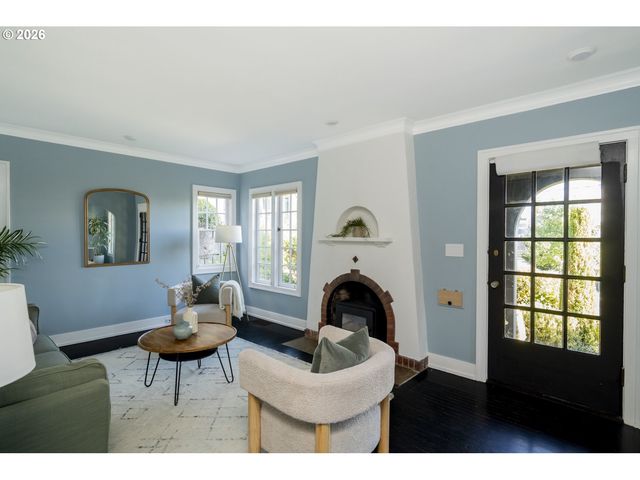 2621 N SUMNER St, Portland, OR 97217