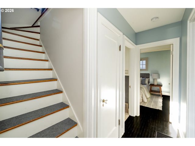 2621 N SUMNER St, Portland, OR 97217
