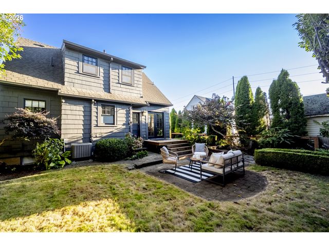 2621 N SUMNER St, Portland, OR 97217