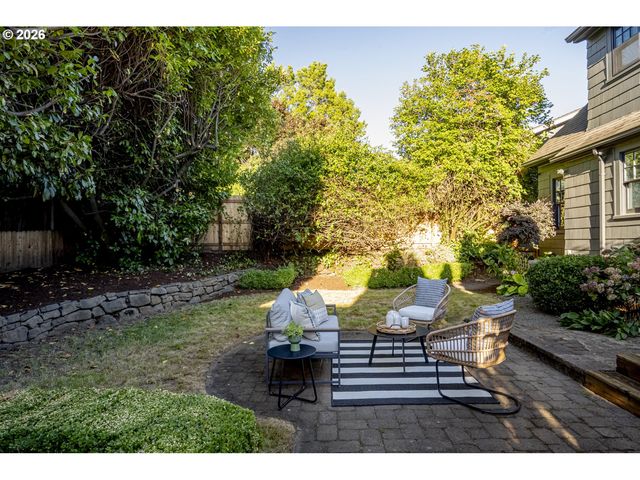 2621 N SUMNER St, Portland, OR 97217