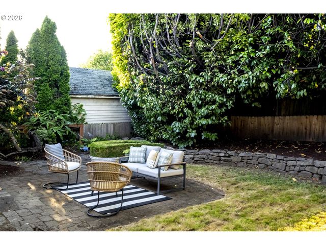 2621 N SUMNER St, Portland, OR 97217