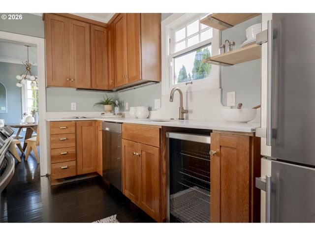 2621 N SUMNER St, Portland, OR 97217