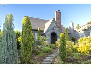 2621 N SUMNER St, Portland, OR 97217