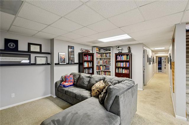 4547 Wallace Road, Mclouth, KS 66054