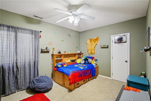 4547 Wallace Road, Mclouth, KS 66054