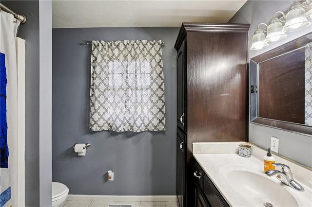 4547 Wallace Road, Mclouth, KS 66054