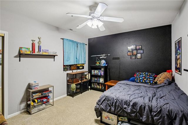 4547 Wallace Road, Mclouth, KS 66054