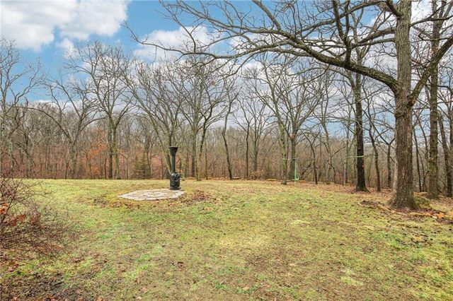 4547 Wallace Road, Mclouth, KS 66054