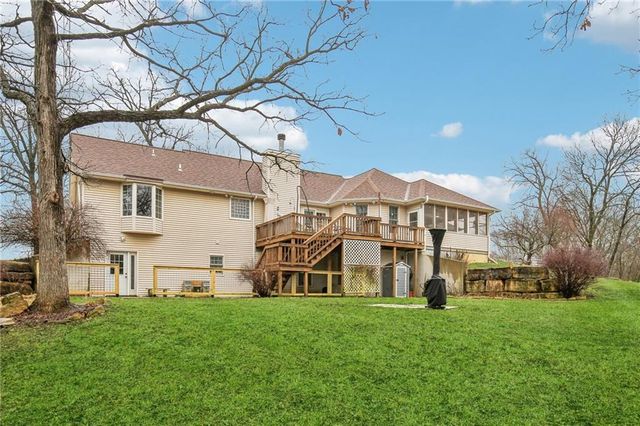 4547 Wallace Road, Mclouth, KS 66054