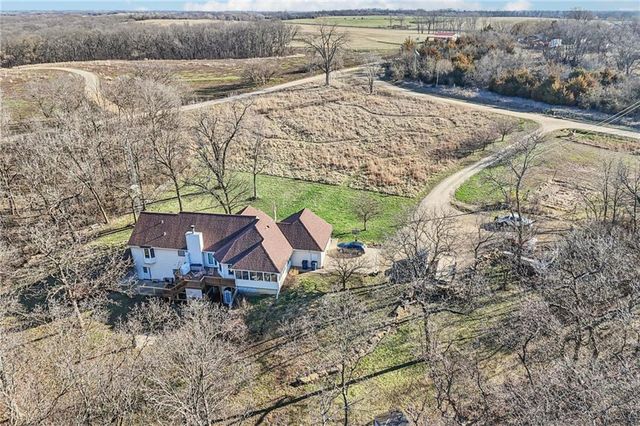 4547 Wallace Road, Mclouth, KS 66054