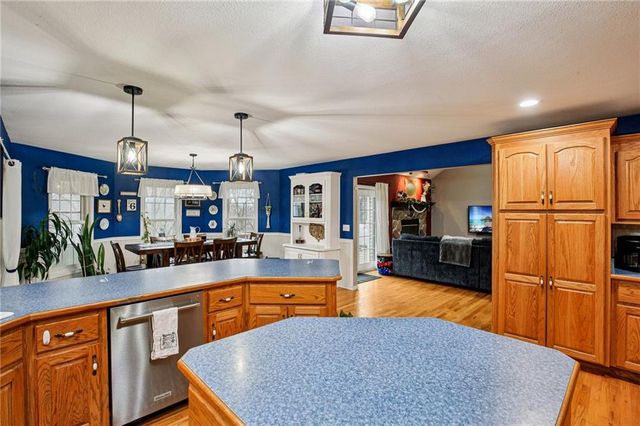 4547 Wallace Road, Mclouth, KS 66054