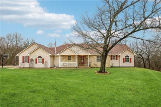 4547 Wallace Road, Mclouth, KS 66054