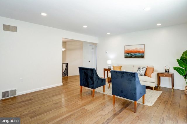 704 FISHING CREEK RD, New Cumberland, PA 17070