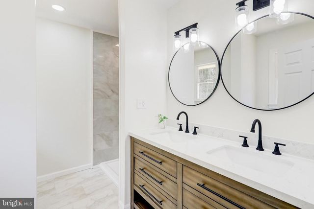 704 FISHING CREEK RD, New Cumberland, PA 17070