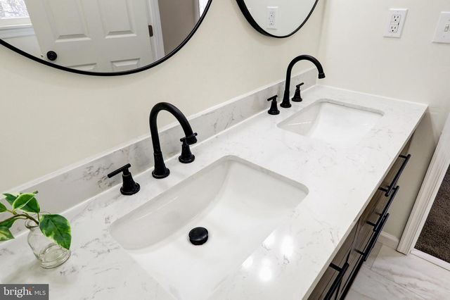 704 FISHING CREEK RD, New Cumberland, PA 17070