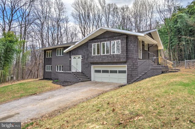 704 FISHING CREEK RD, New Cumberland, PA 17070