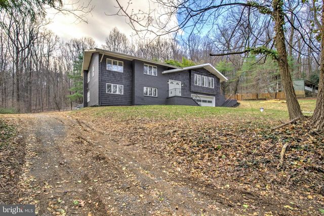 704 FISHING CREEK RD, New Cumberland, PA 17070