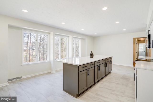 704 FISHING CREEK RD, New Cumberland, PA 17070