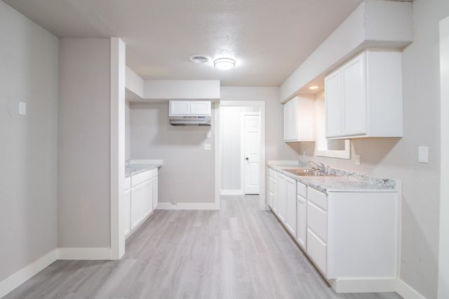 2417 E 28th Street, Lubbock, TX 79404