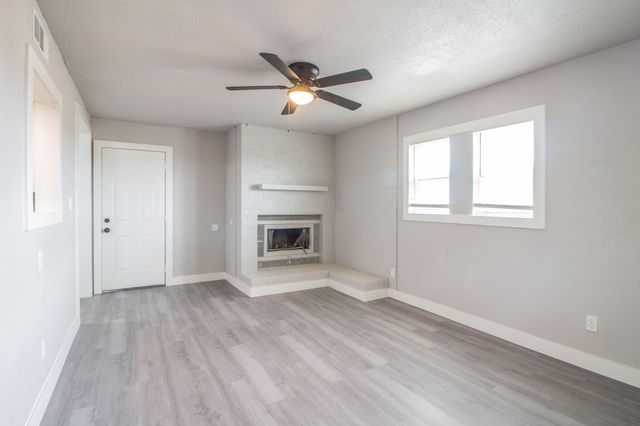 2417 E 28th Street, Lubbock, TX 79404