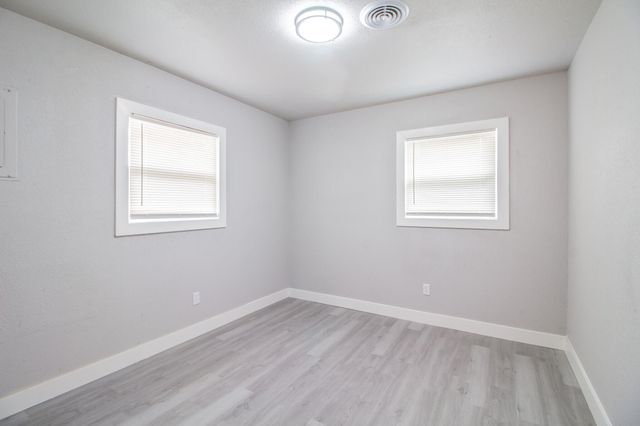 2417 E 28th Street, Lubbock, TX 79404