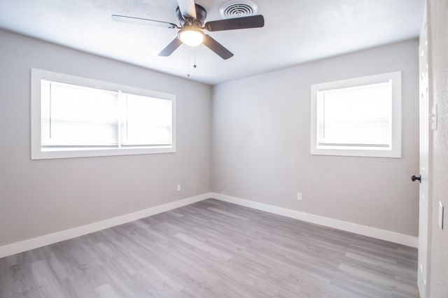 2417 E 28th Street, Lubbock, TX 79404