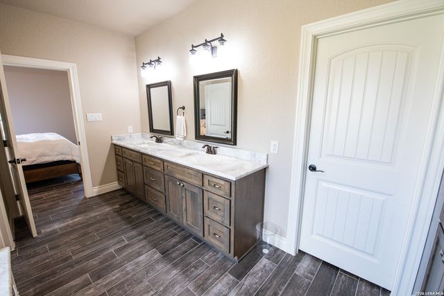 104 N Tranquility, La Vernia, TX 78121