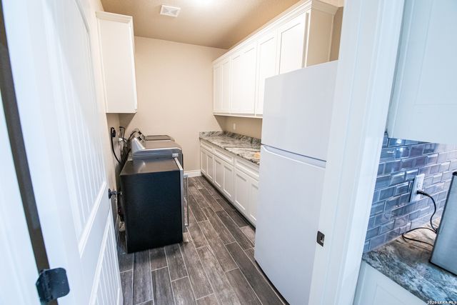 104 N Tranquility, La Vernia, TX 78121