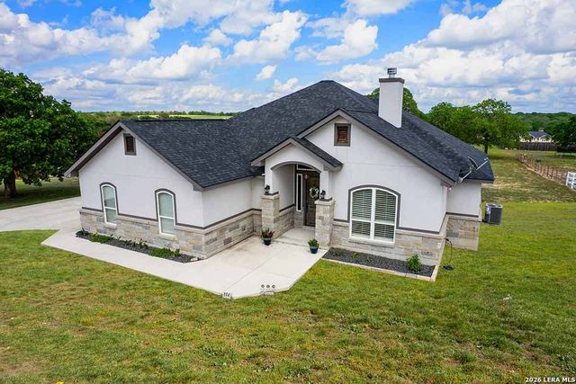 104 N Tranquility, La Vernia, TX 78121