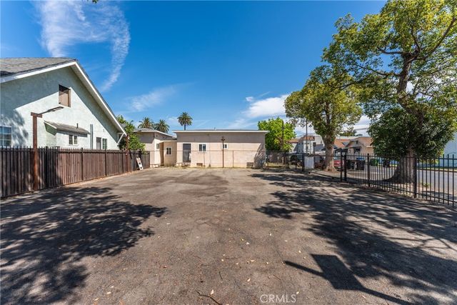 951 W 42nd, Los Angeles, CA 90037