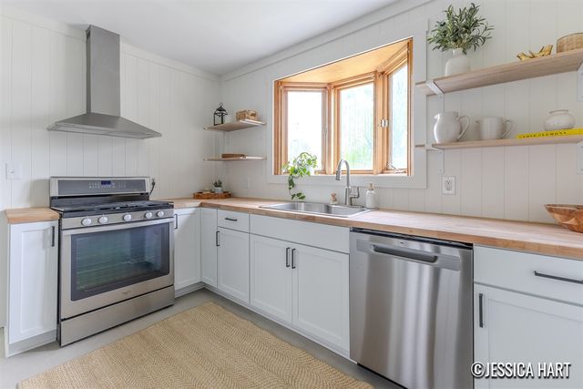851 Hollywood Street, Grand Rapids, MI 49505