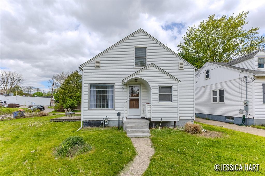 851 Hollywood Street, Grand Rapids, MI 49505