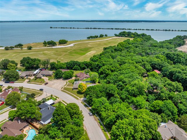 5434 Peninsula Way, Garland, TX 75043