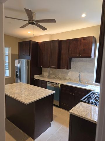 35 N Mayfield Avenue, Chicago, IL 60644