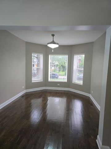 35 N Mayfield Avenue, Chicago, IL 60644