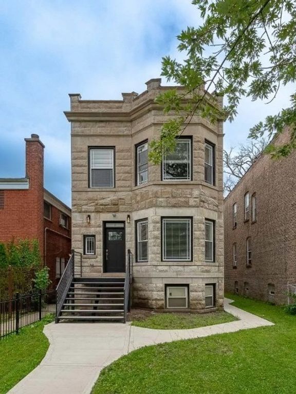 35 N Mayfield Avenue, Chicago, IL 60644