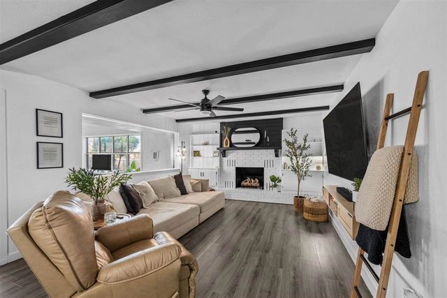 7130 NW Woodland Pl, Lawton, OK 73505